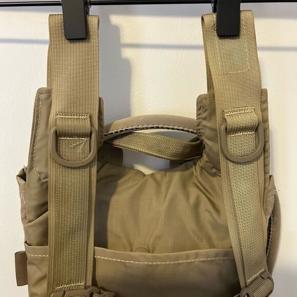 CamelBak Maximum Gear Tactical Backpack Desert Camo Hydration Pack Missing bite - Picture 6 of 8